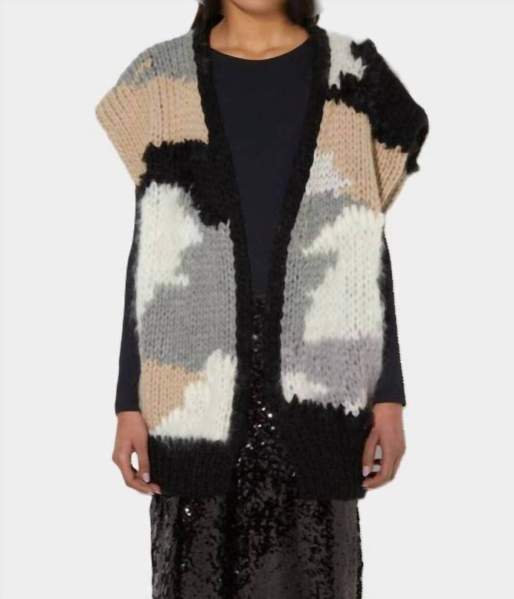 NEW MAIAMI merino camo vest in monochrome